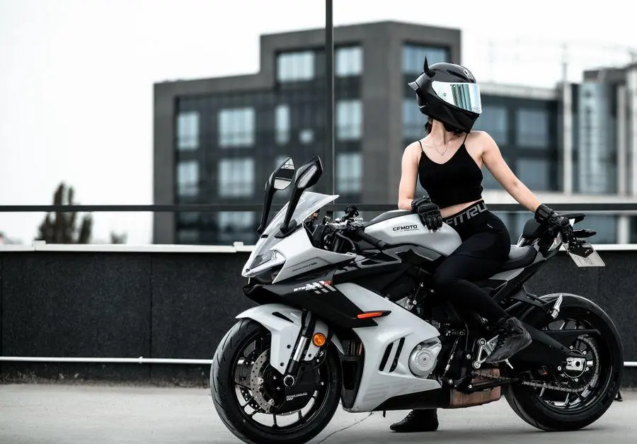Kāda ir laba dāvana moto braucējam, kurš jau redzējis visu